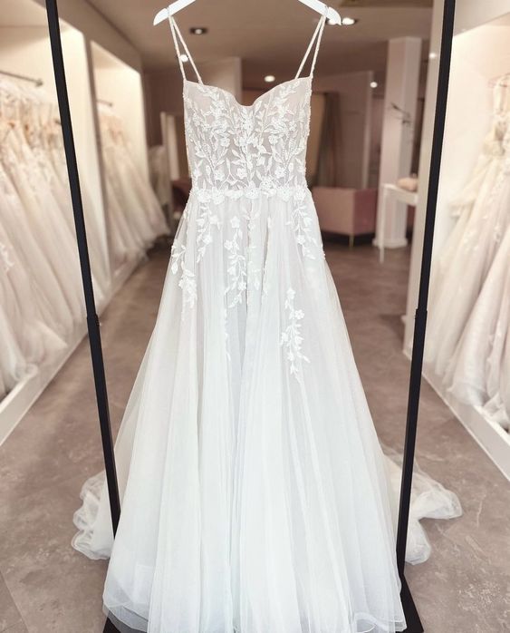 A-Line Wedding Dresses Simple Beach Wedding Dresses Sexy Boho Lace Appliques Beaded Bridal Gowns - FashionDia