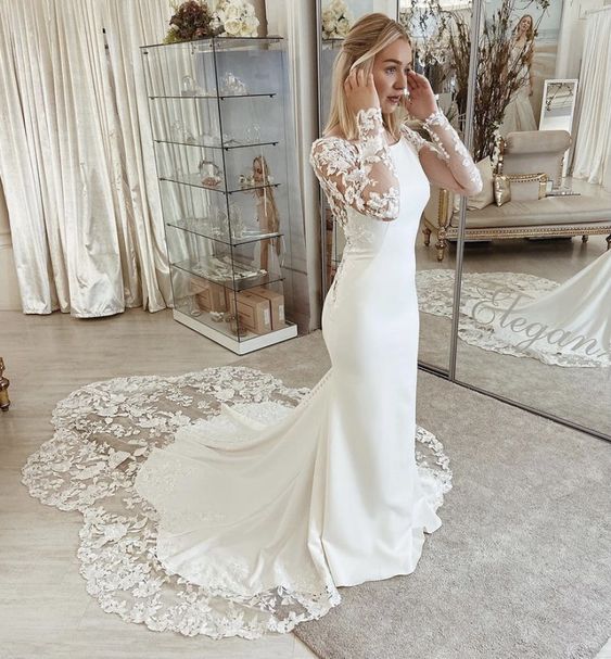 Chapel-length Petal Train Low Back Stretch Crepe Wedding Dress With Long Sleeves fg6562