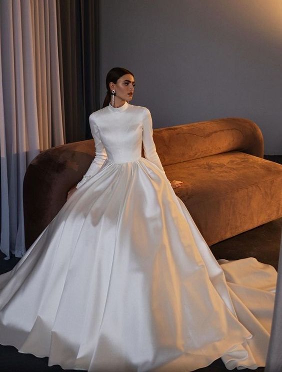 Elegant High Neck A-line Satin Boho Wedding Dress with Long Sleeves for Muslim Saudi Arabian Wedding Party
