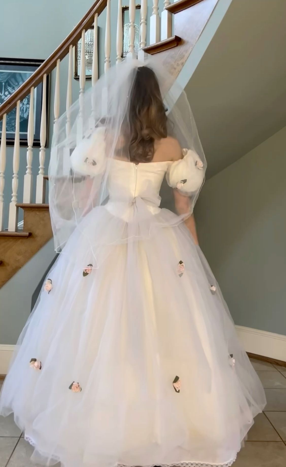 Classy tulle ball gown wedding dress, 1980s princess style bridal gowns - View 2 | FashionDia