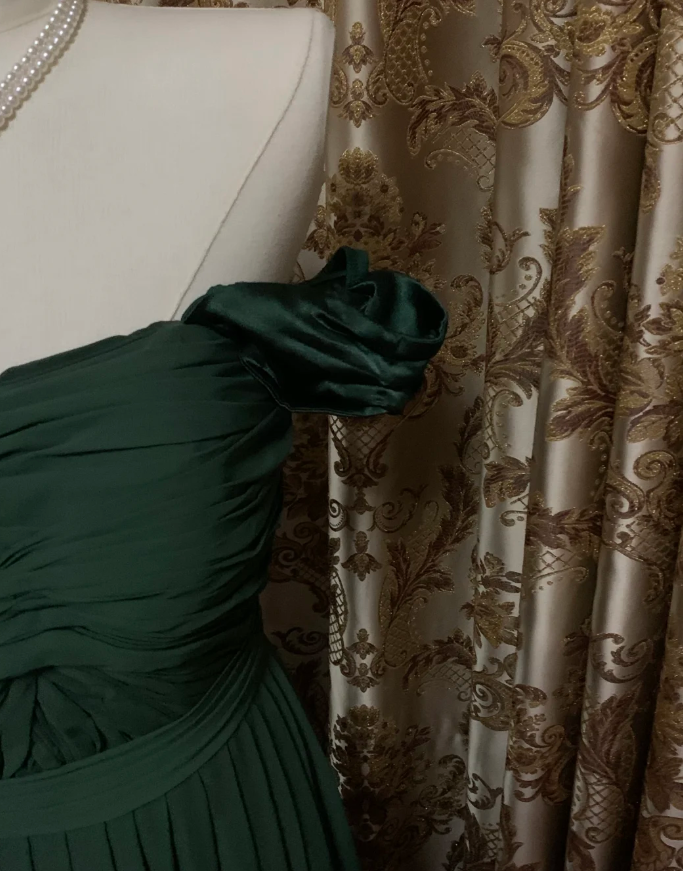 Vintage Green Off-the-Shoulder Satin Pleated Long Wedding Guest Dress Party Dress Prom Gown - View 8 | FashionDia