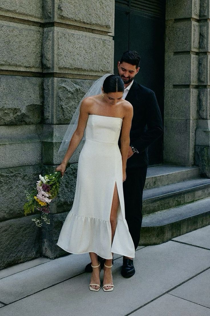 Simple Strapless Sleeveless Satin Sheath Midi Wedding Dress With Slit fg6333