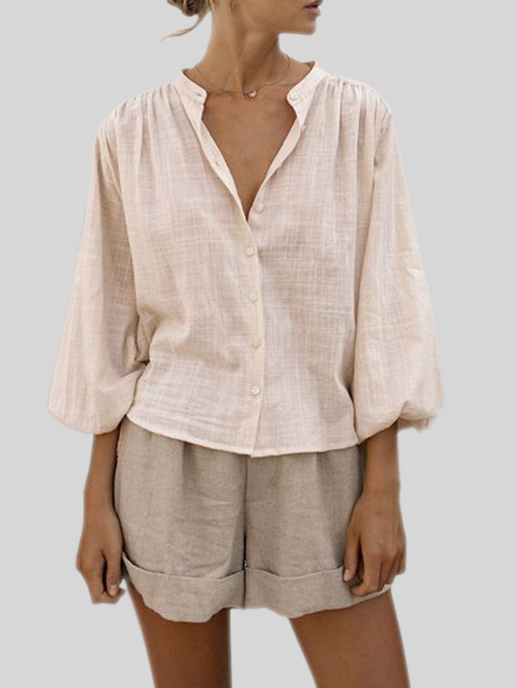Well Tailored Blouse with a Graceful Silhouette