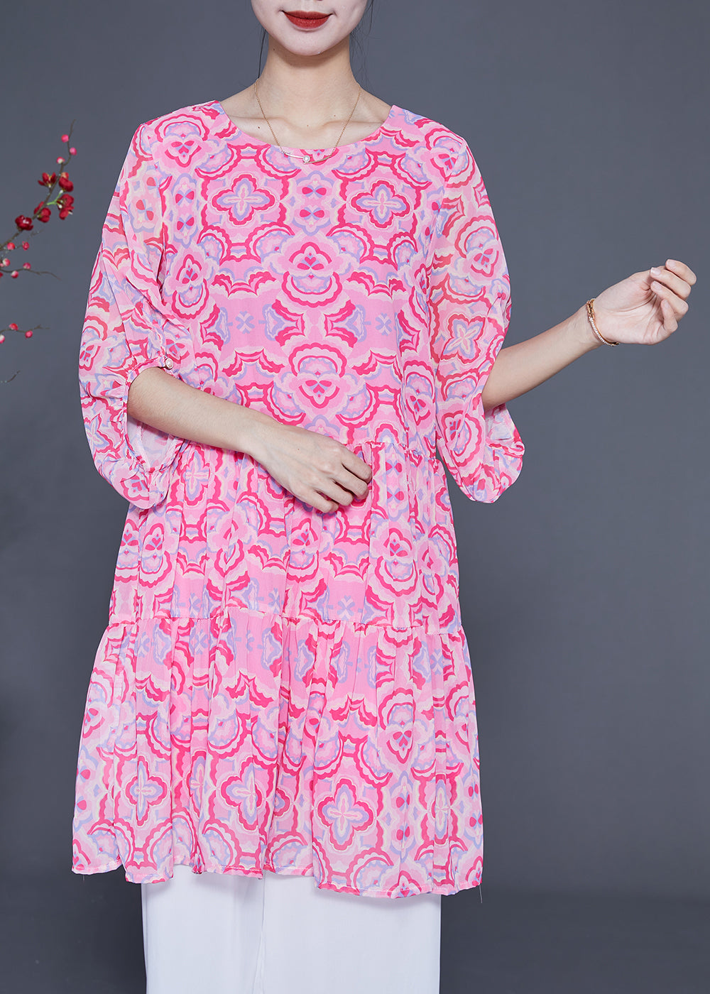Effortlessly Elegant Dress with a Timeless Design