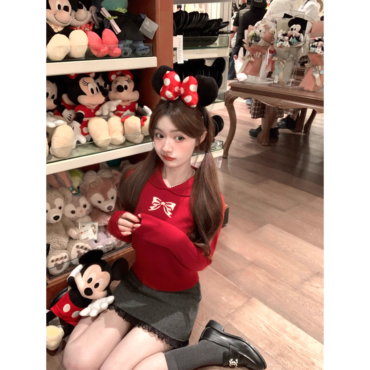 Red bow-tie Peter Pan collar sweater - FashionDia