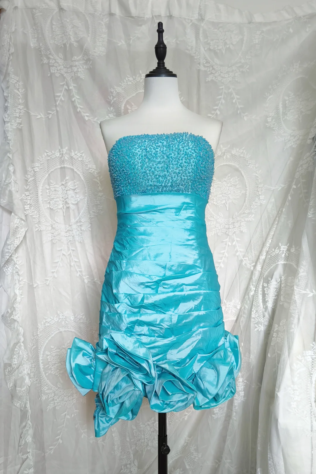 Vintage Blue Strapless Satin Pleated Short Party Dress Rose Flowers Hem Homecoming Dress - FashionDia
