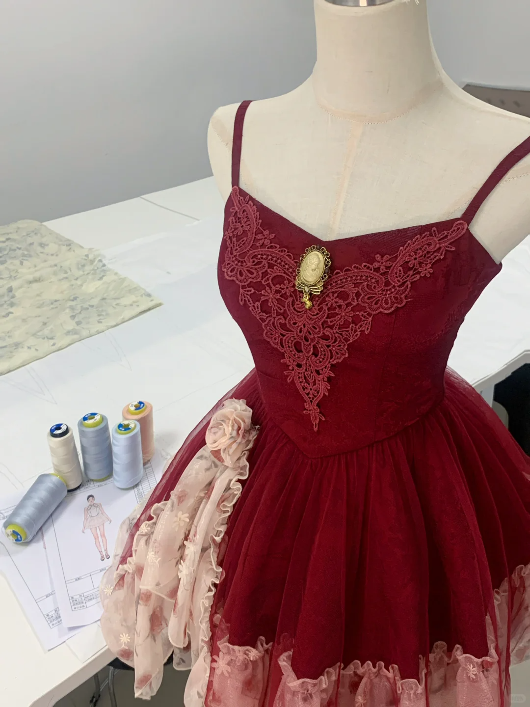 Pretty Red Spaghetti Straps Satin Tulle Short Birthday Outfits 6th Grade Homecoming Dress - View 2 | FashionDia