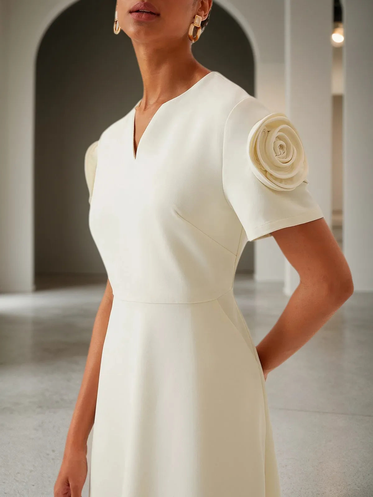 Off-White 3D Floral Short Sleeve V-Neck A-Line Maxi Dress - View 3 | FashionDia