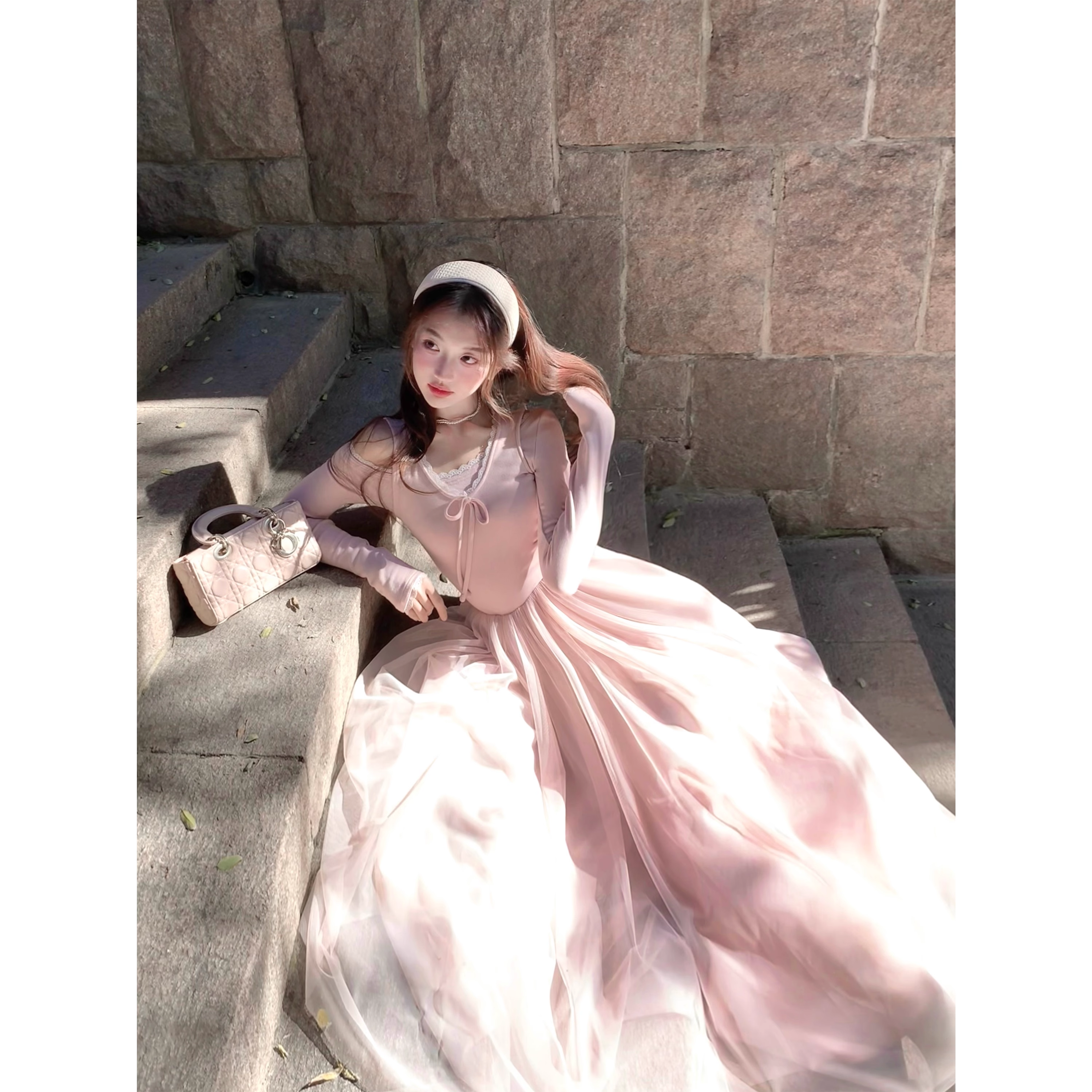 Ballet-inspired pink knitted mesh dress French-inspired inner layer. A27