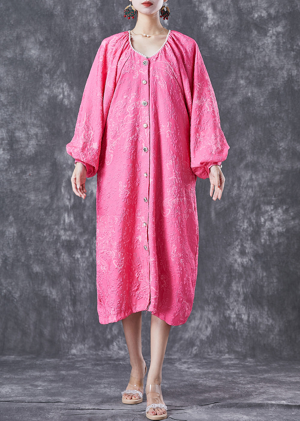 Beautifully Finished Dress in a Timeless Design