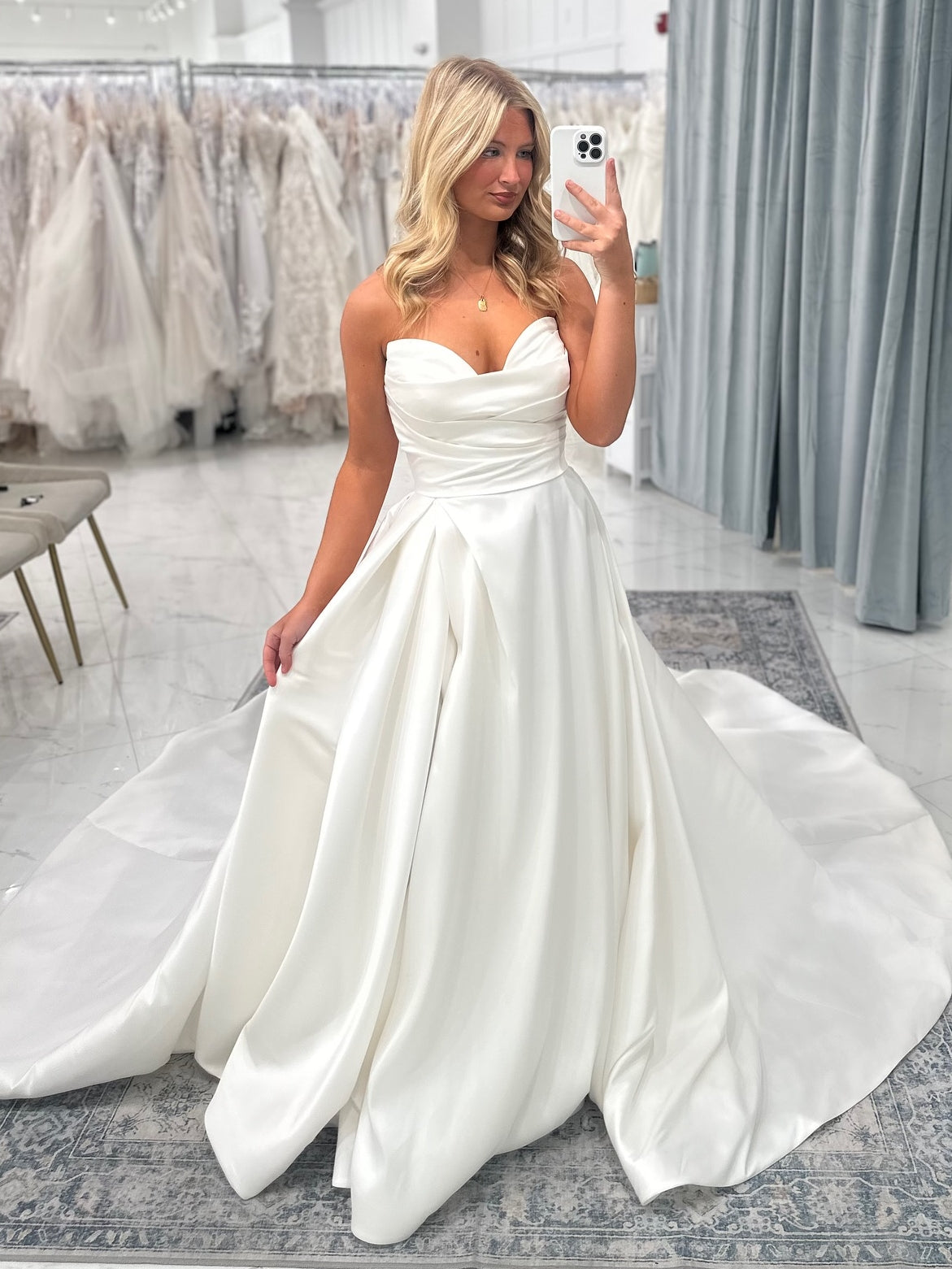 Sweetheart Neck Satin A-Line Bridal Wedding Gown