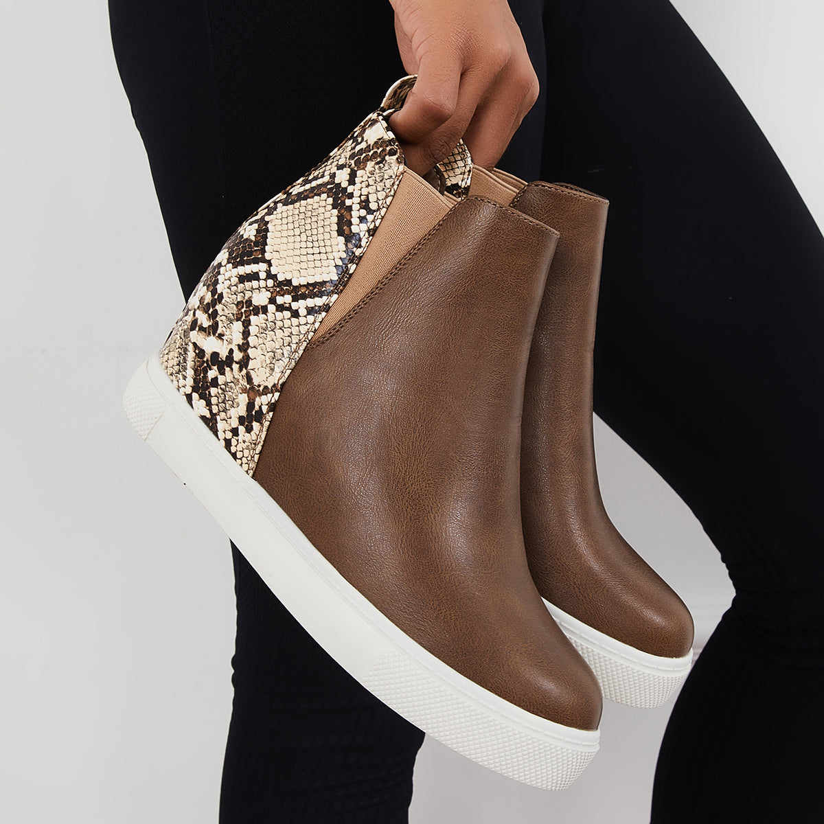 Chic Orthopedic Sneakers with Unique Design