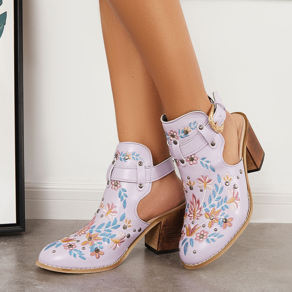 Chic Orthopedic Sandals with Unique Design