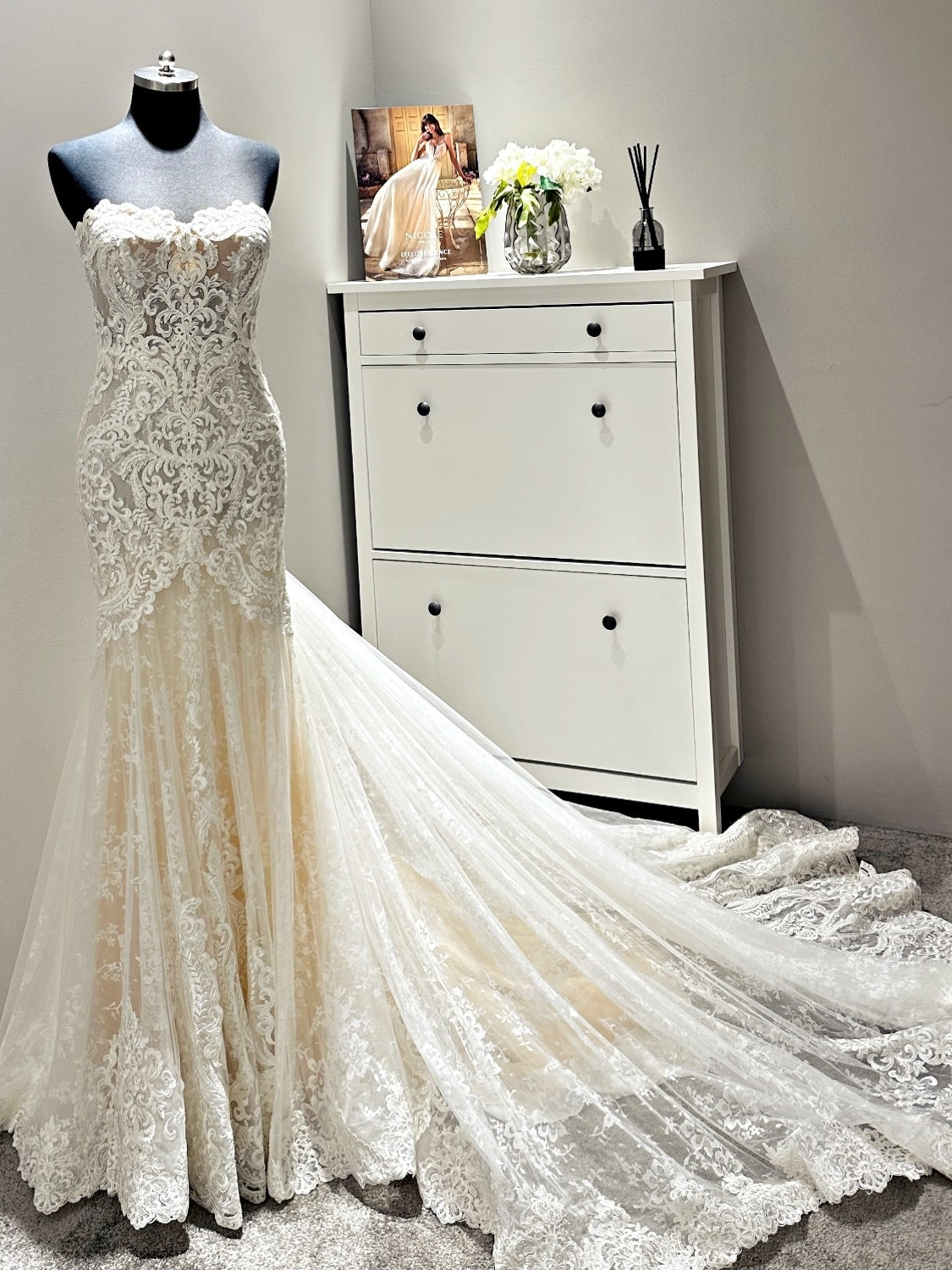 Vintage Baroque Sweetheart Mermaid Bridal Gown With Oversized Lace Train