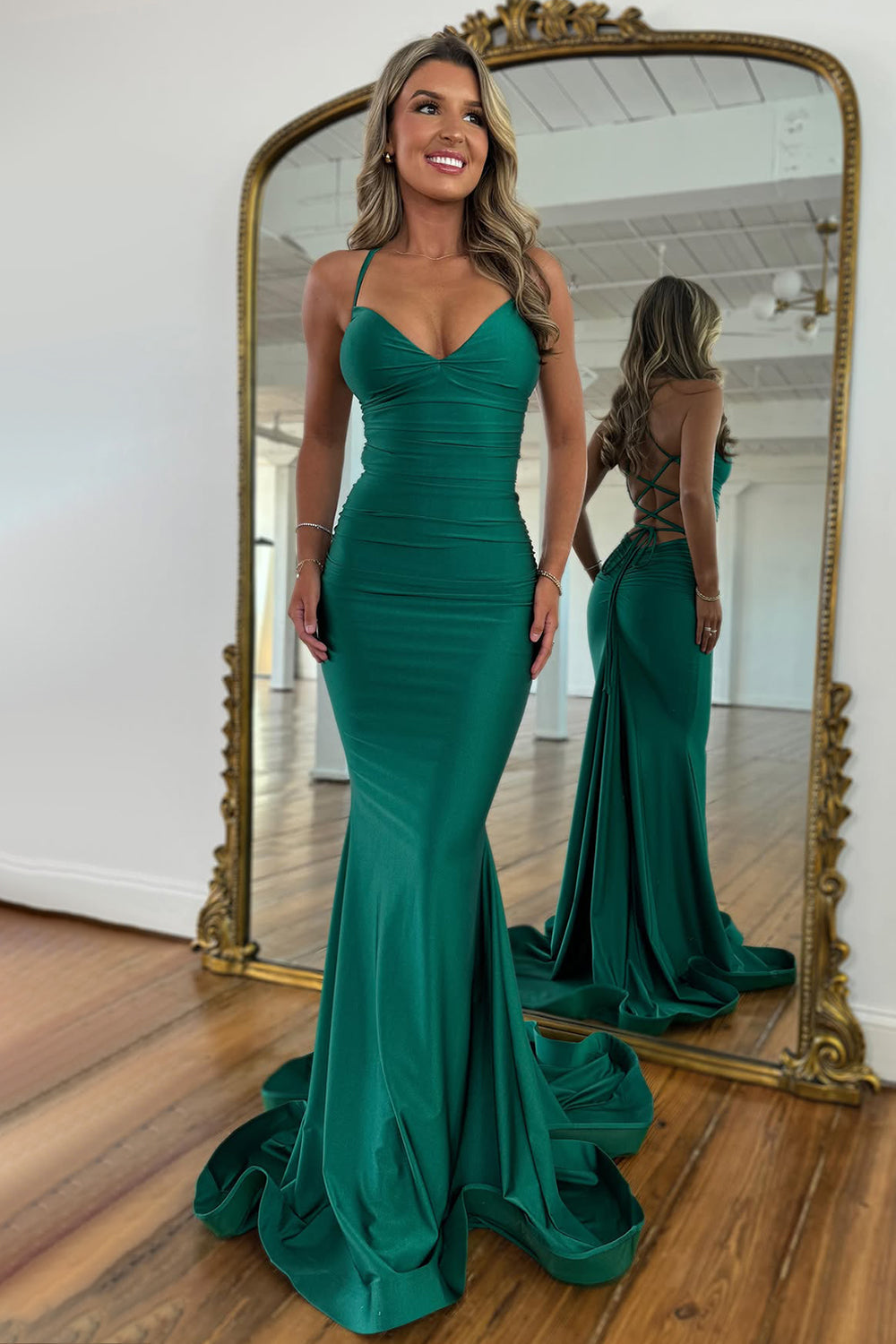 Stunning Green Mermaid Spaghetti Straps Lace Up Long Prom Dress