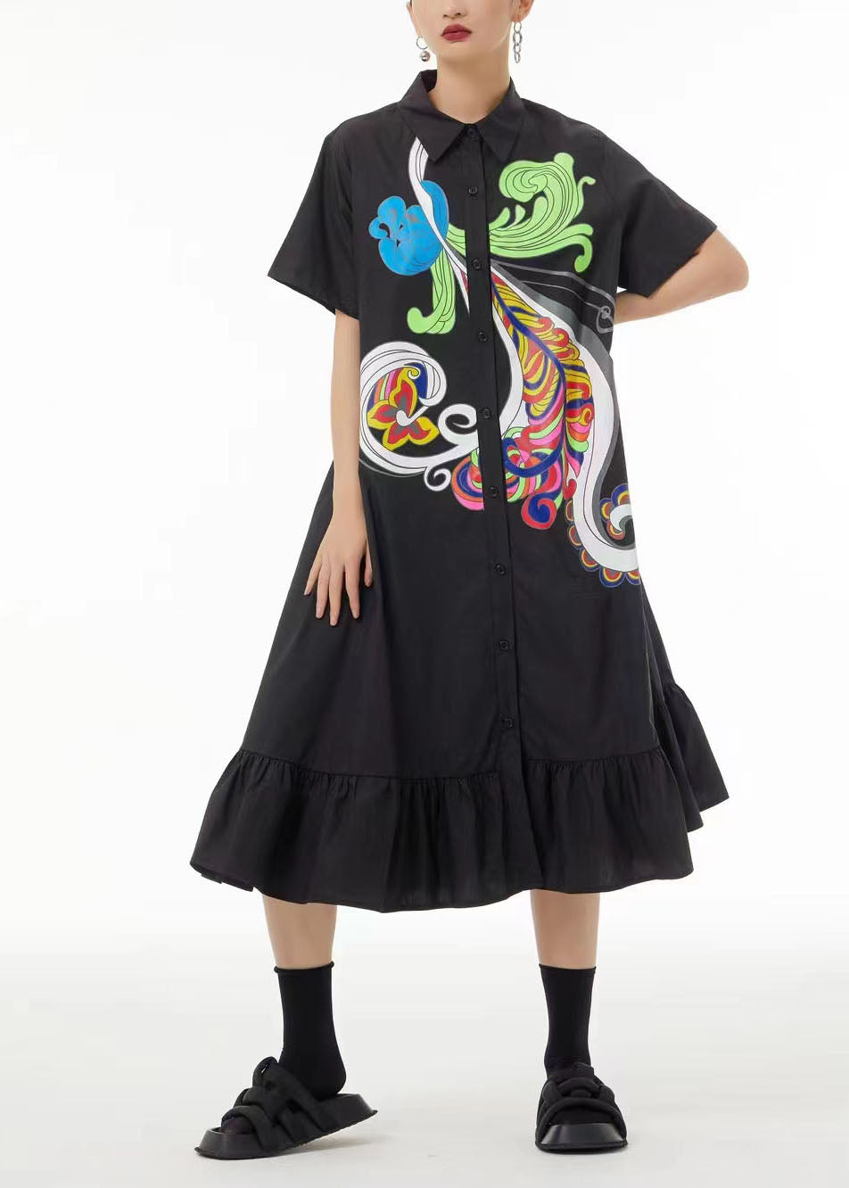 Effortlessly Elegant Dress with a Timeless Design
