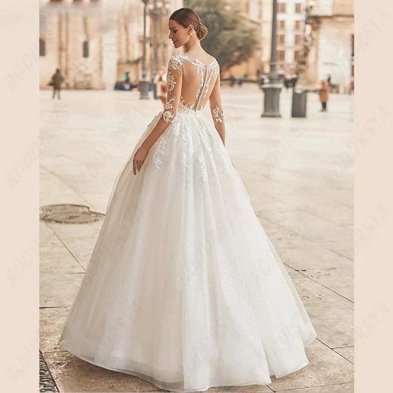 Scoop-Neck Wedding Dress Illusion Back Bridal Gown A-line Tulle Bride Party 3/4 Sleeve Lace Applique Vestido De Noiva (ZD13379)