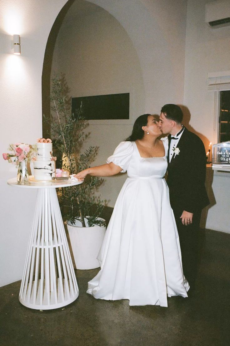 A Line White Satin Wedding Dress Elegant Bridal Dress J8137