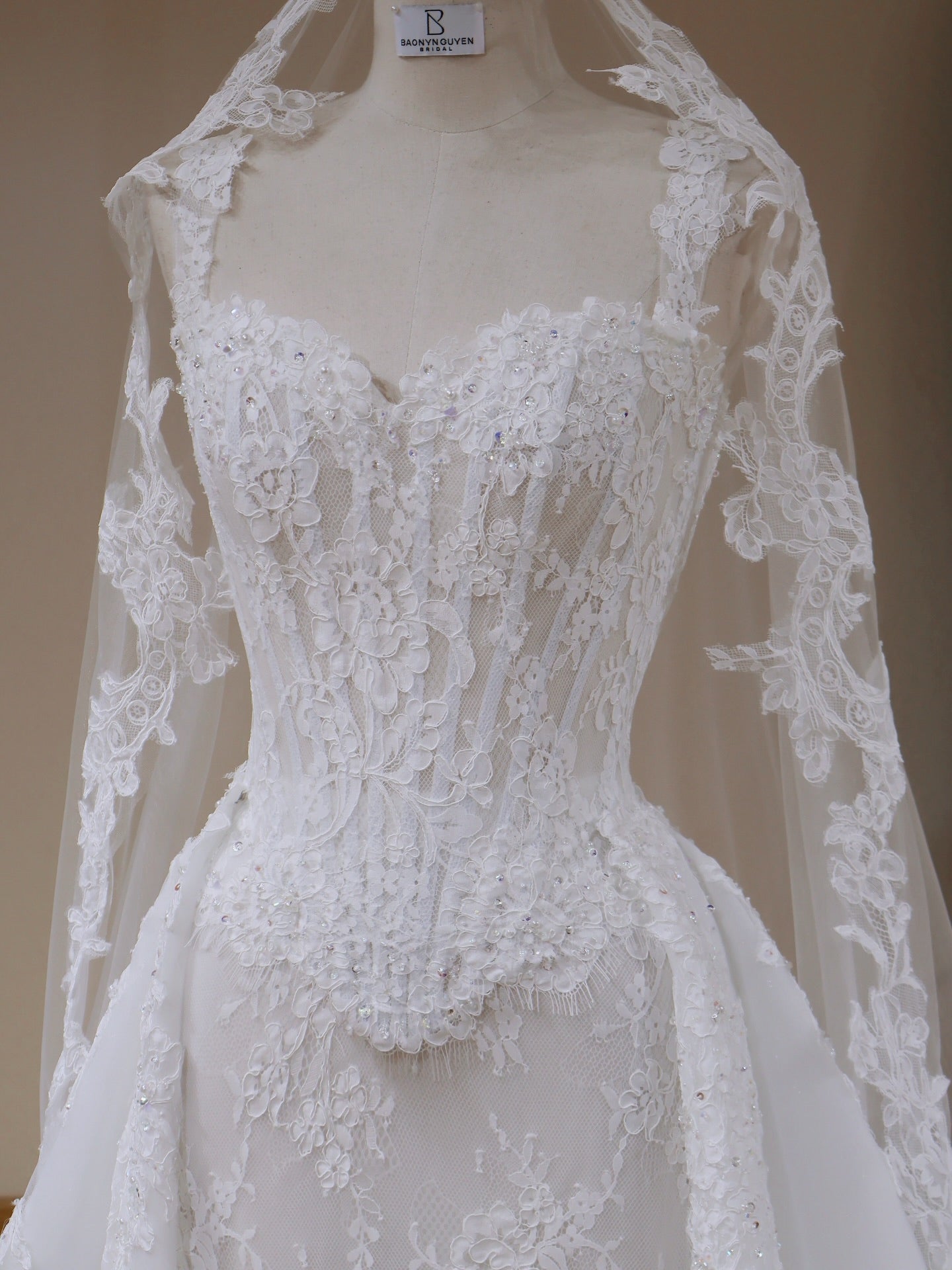 Sweetheart Boned Lace Corset Bodice Layered Tulle Ball Gown Wedding Dress