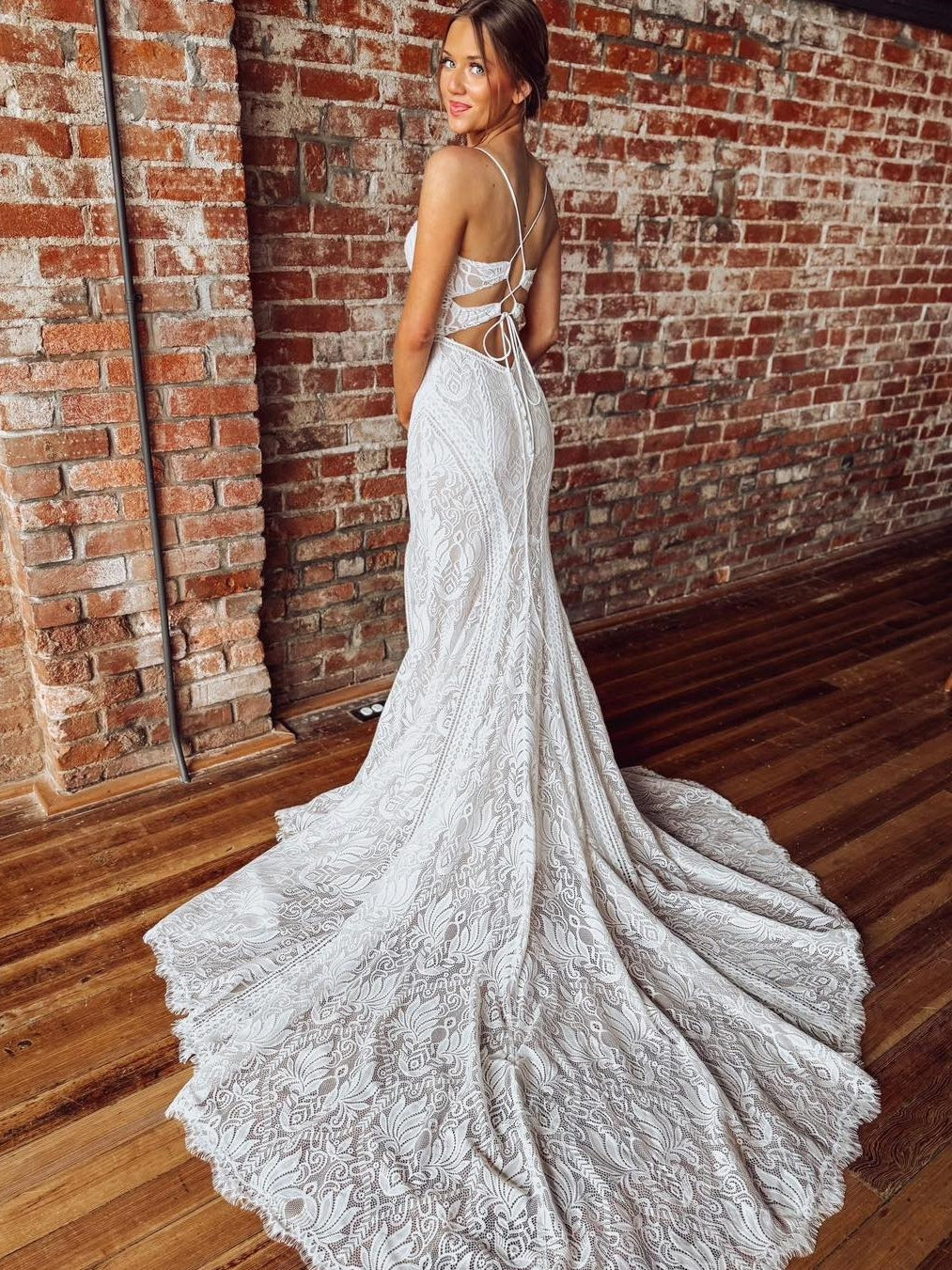 Spaghetti Straps V-Neck Mermaid Backless Bridal Dress With Train