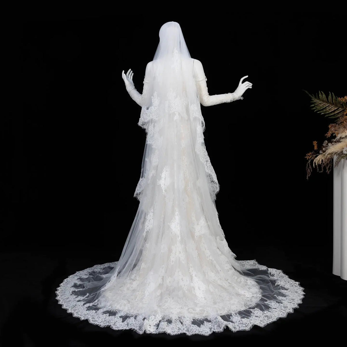Elegant Ivory Sweetheart Neckline Sheer Lace Mermaid Wedding Dress with Veil ZP133