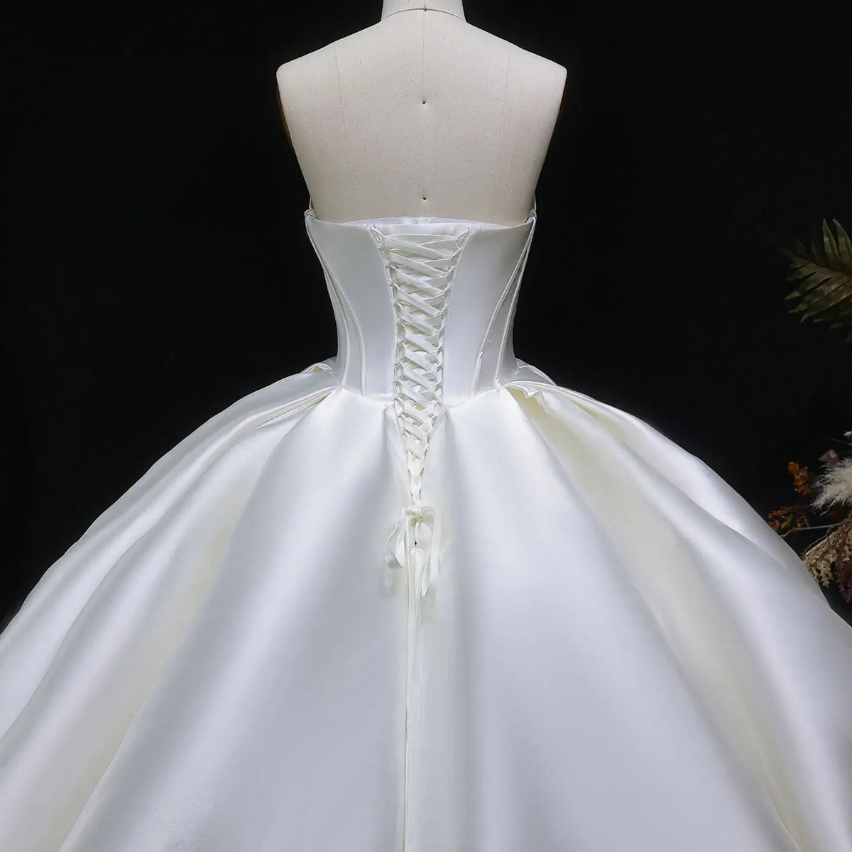 Luxury Pearl Strapless Ball Gown White Wedding Dress ZP192