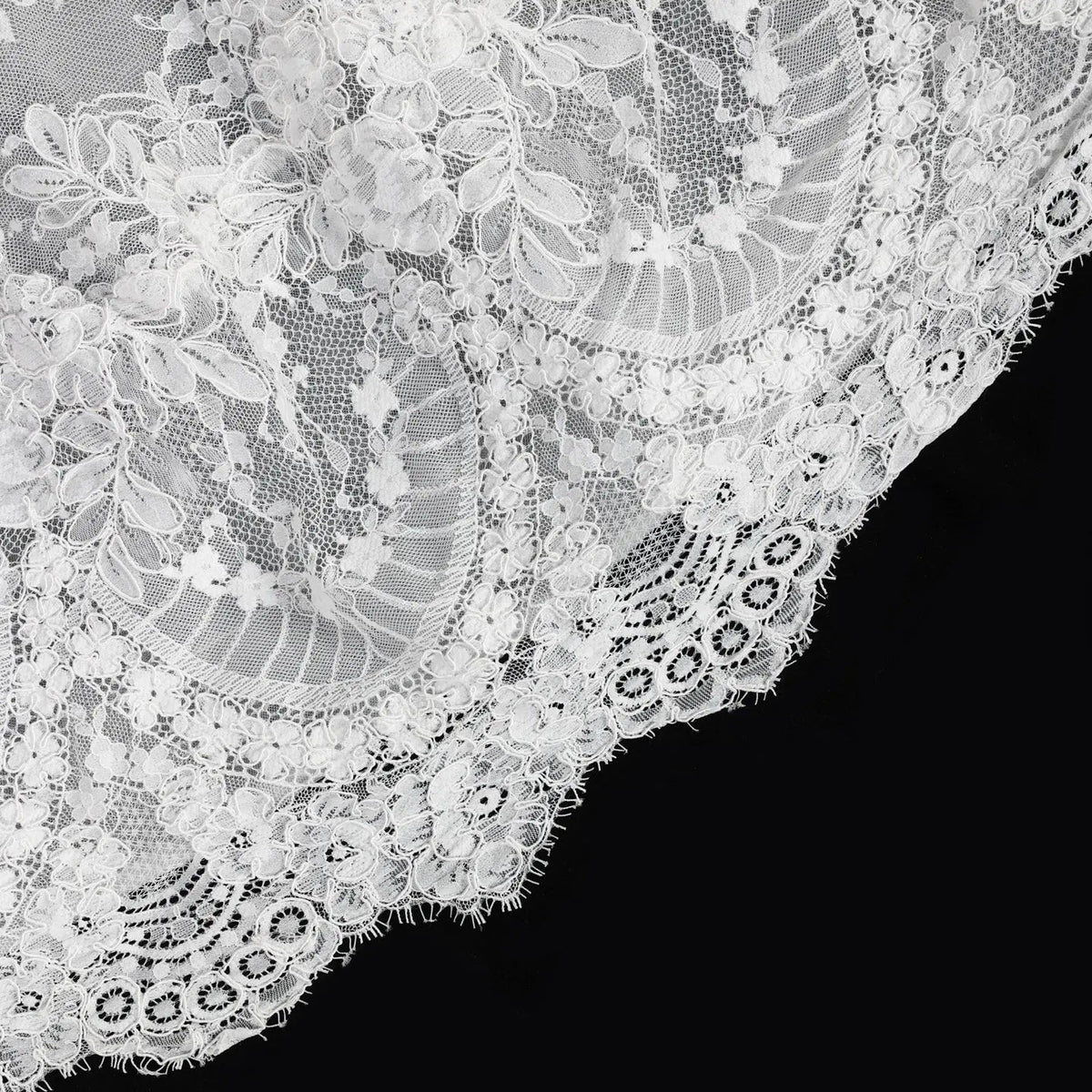 White Lace Spaghetti Strap Bridal Gown Square Neck Beaded Corset Ball Gown ZP012
