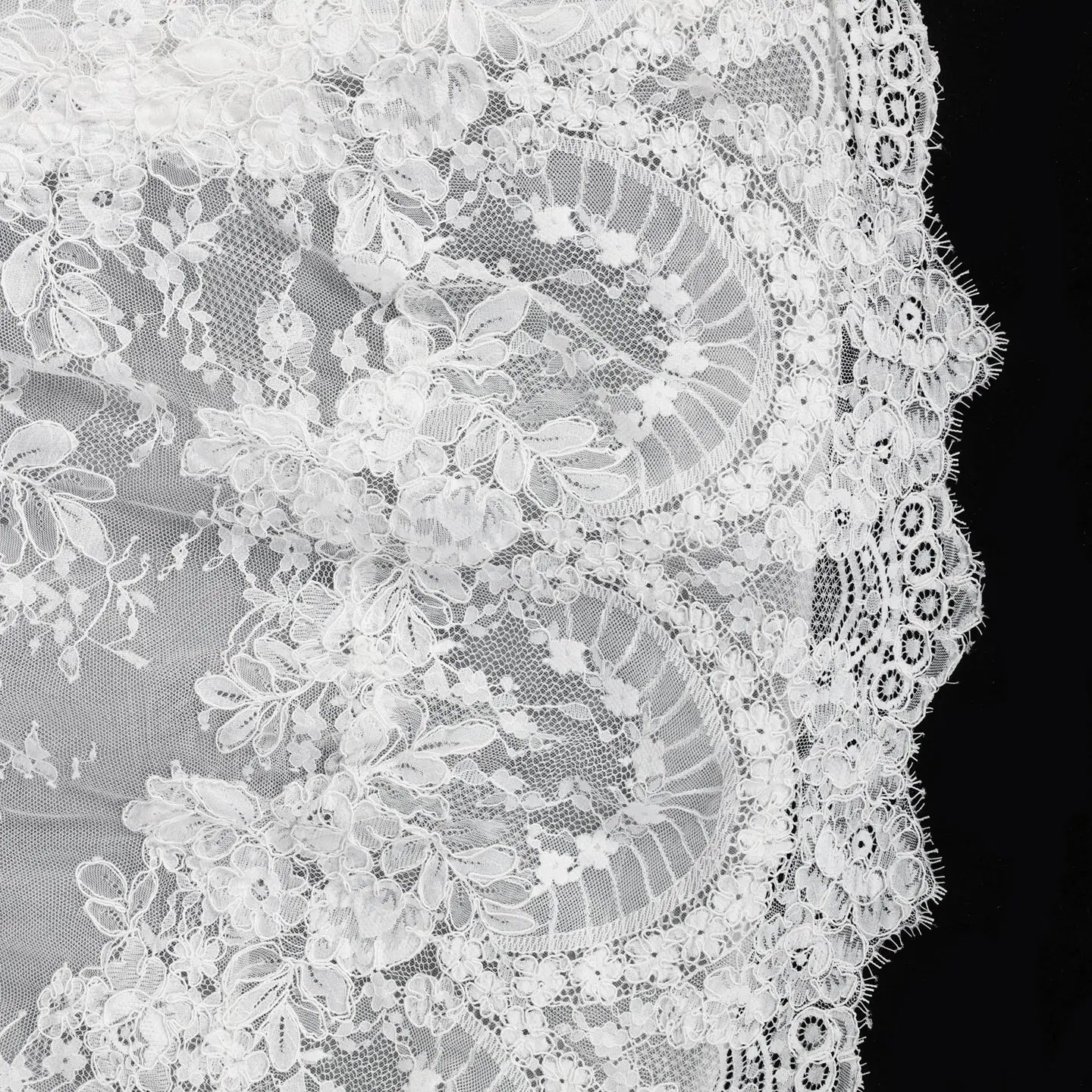 White Lace Spaghetti Strap Bridal Gown Square Neck Beaded Corset Ball Gown ZP012