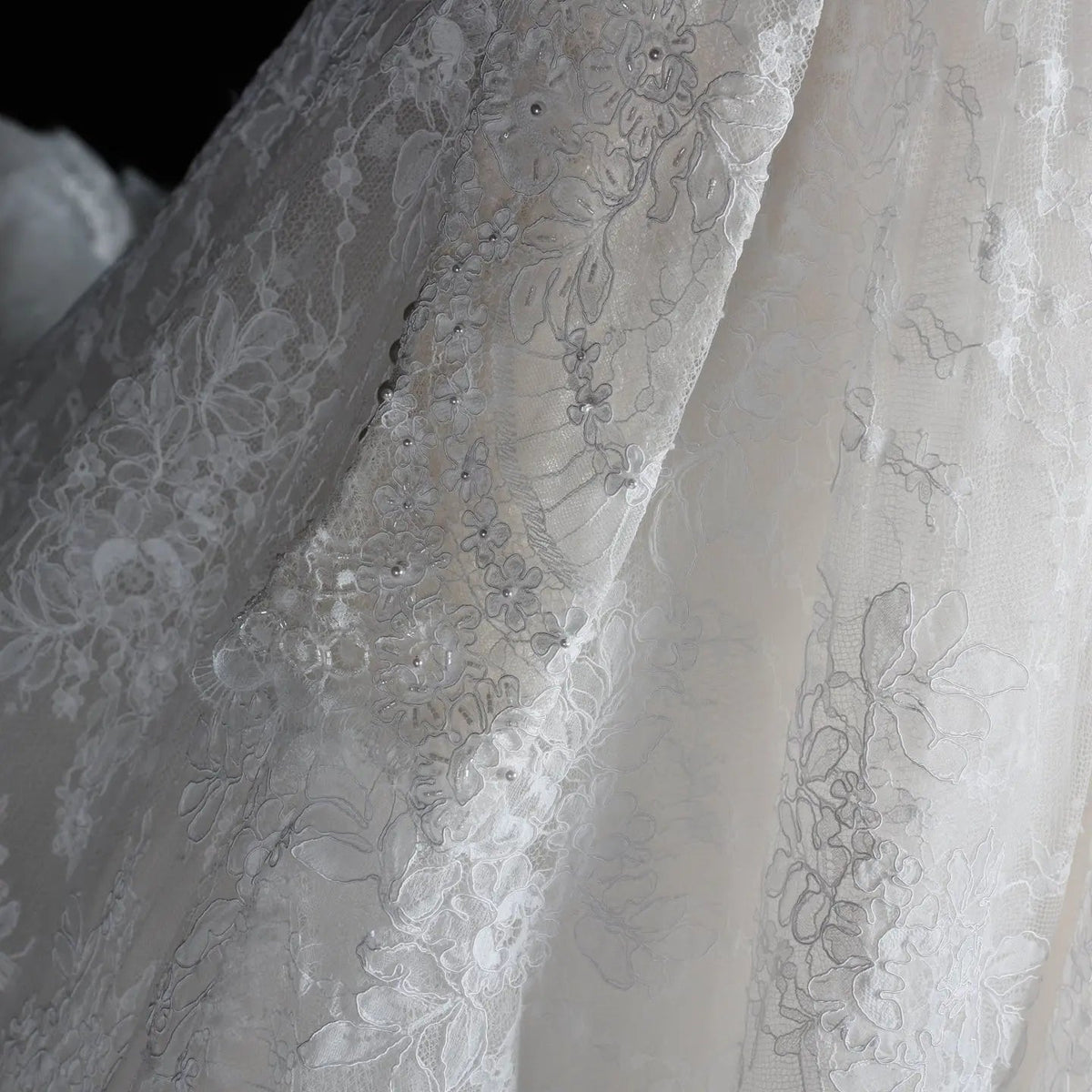 White Floral Lace Ball Gown Wedding Dress with Sweetheart Neckline and Detachable Long Sleeves ZP015