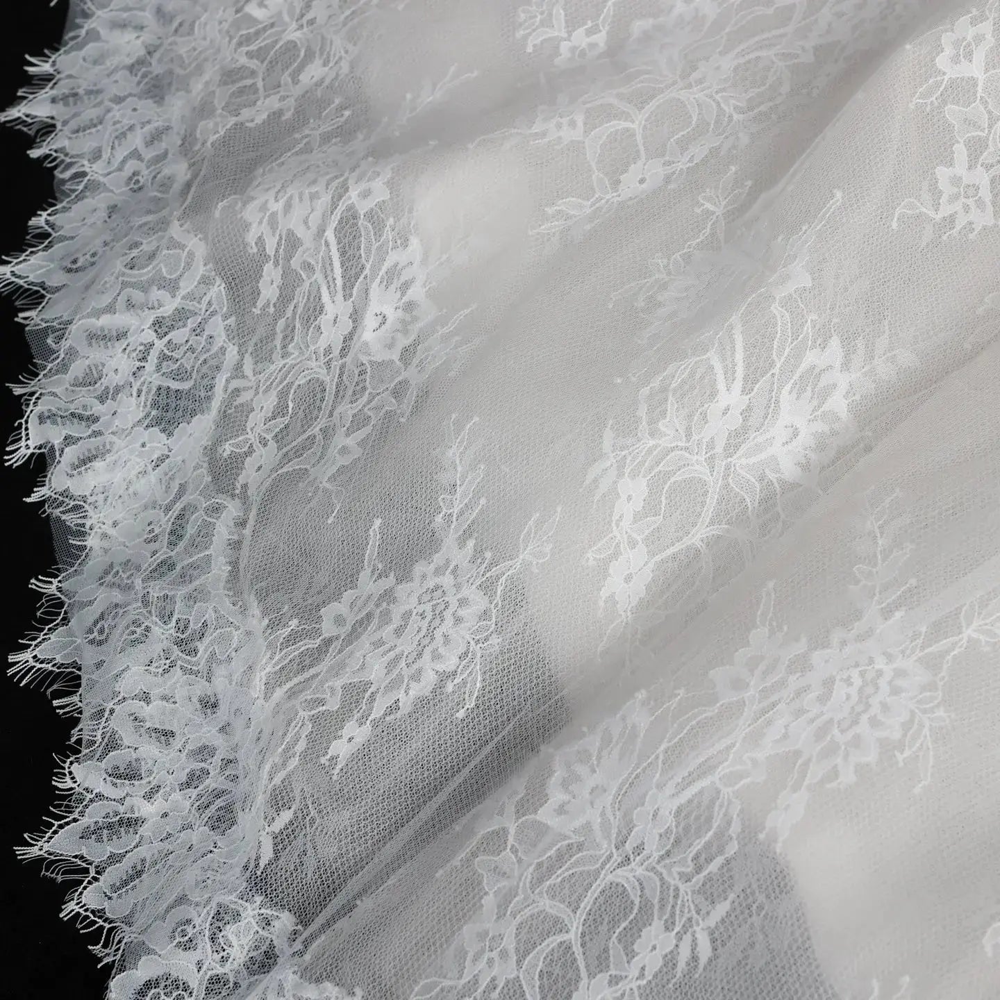 White Lace and Tulle Ball Gown Wedding Dress Off the Shoulder Beaded Bridal Dress ZP013