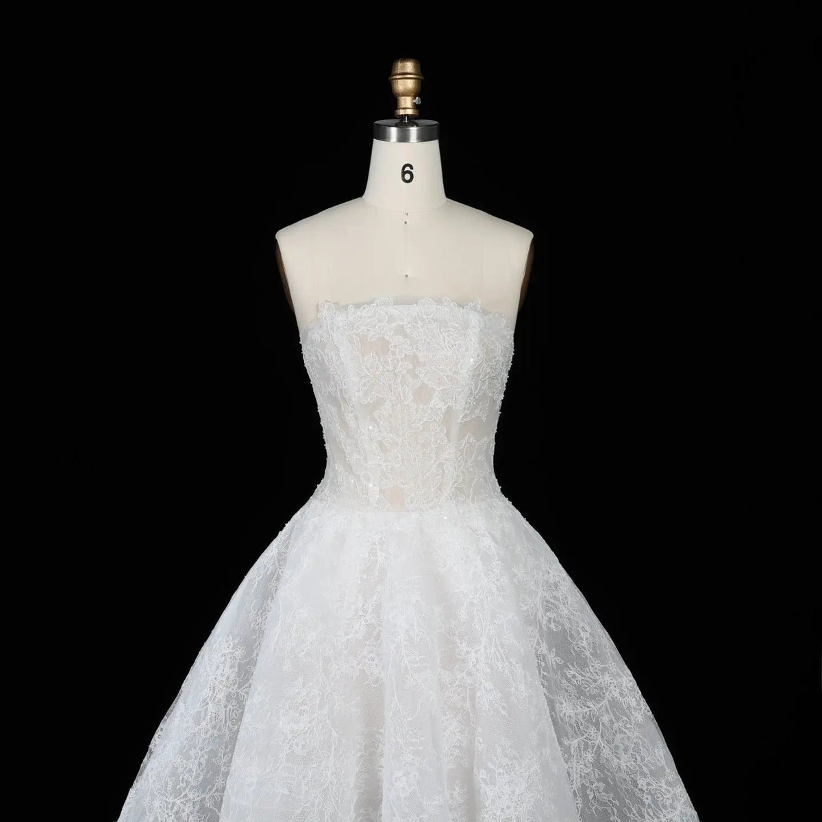 White Corset Strapless Lace Applique Tulle Bridal Ball Gown Wedding Dress ZP008