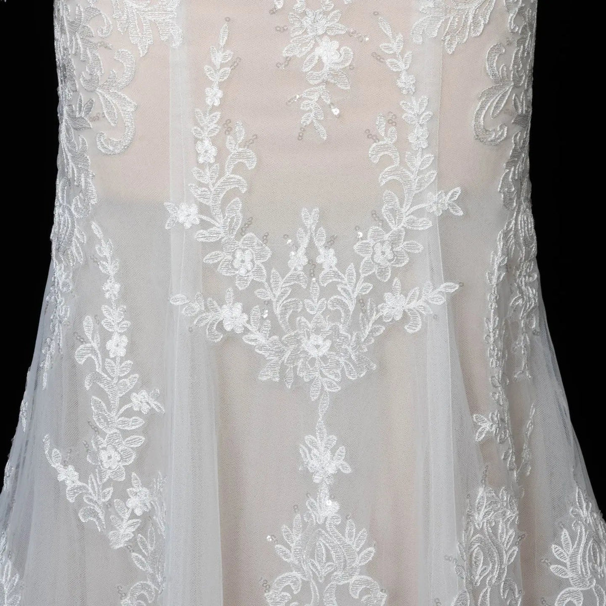 Off White Lace Stunning Feminine Mermaid Wedding Dress Train ZP036