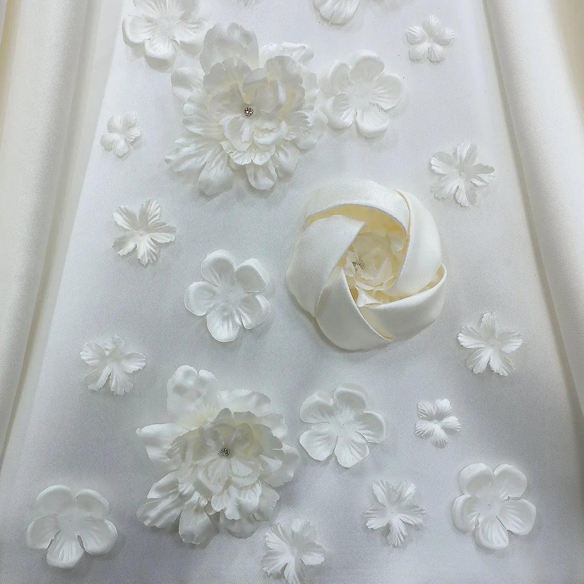 Luxury Satin 3D Floral Long Sleeve Embroidered Wedding Dress ZP161