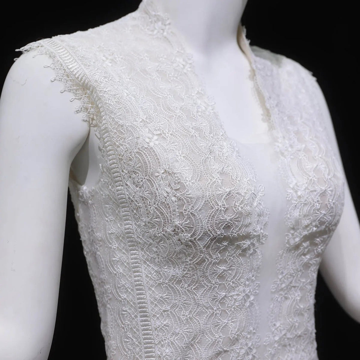 Elegant Ivory High Neck Sheer Lace Long Sleeves Mermaid Wedding Dress with Veil ZP085