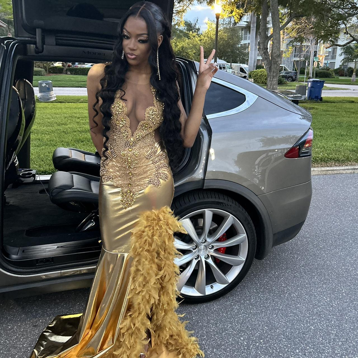 Luxurious Feathers Beaded Mermaid Evening Dress Gold Long Slit Prom Party Dress - View 2 | FashionDia