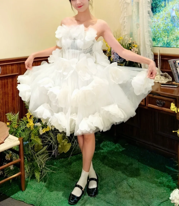 Gorgeous White Strapless Tulle 3D Flowers A-Line 18th Birthday Outfits Short Homecoming Dress - View 5 | FashionDia