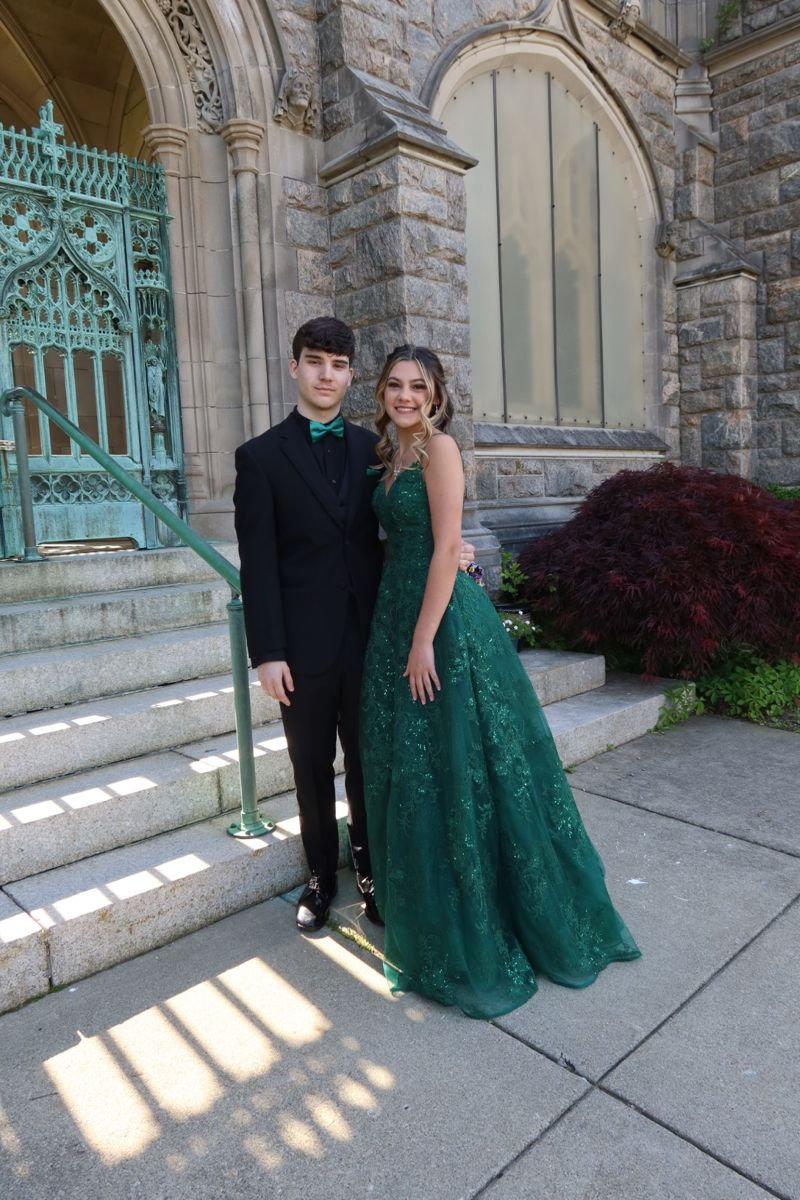 A Line V Neck Green Lace Long Prom Dresses, Green Lace Formal Dresses, Green Evening Dresses Y4079 - VelvetHem