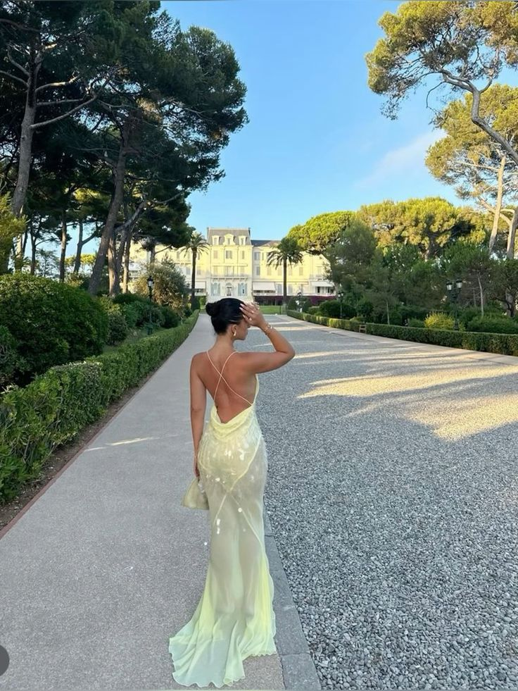 Fashion V Neck Mermaid Evening Dress Yellow Chiffon Sequins Prom Dress Y7892 - View 2 | VelvetHem
