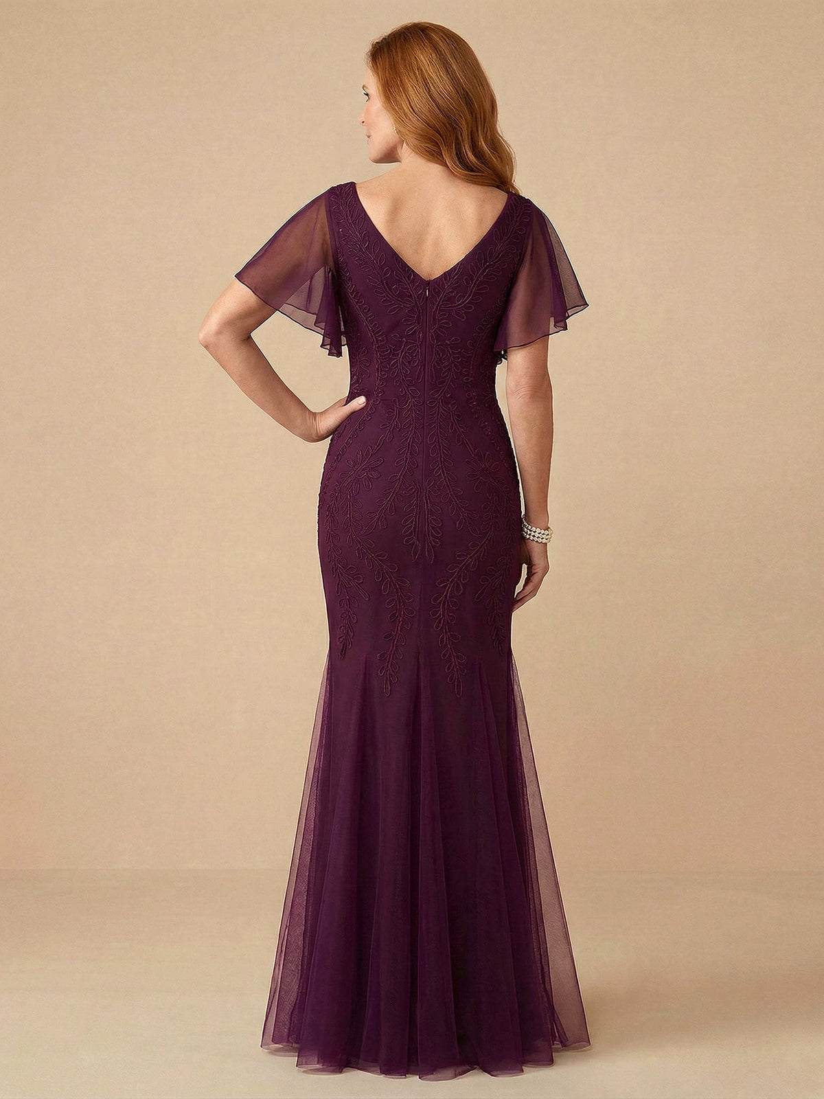 Trumpet/Mermaid V-Neck Floor-Length Mother of the Bride Dress With Cascading Ruffles - View 4 | FashionDia