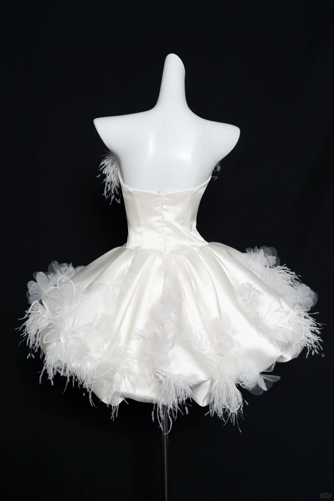 Sweet White Satin Lace Appliques Strapless A-Line 18th Birthday Outfits Homecoming Dress - View 4 | FashionDia