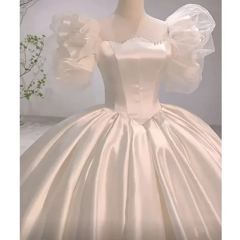 Vintage White Satin Wedding Dress Charming Wedding Dress (ZD13589)