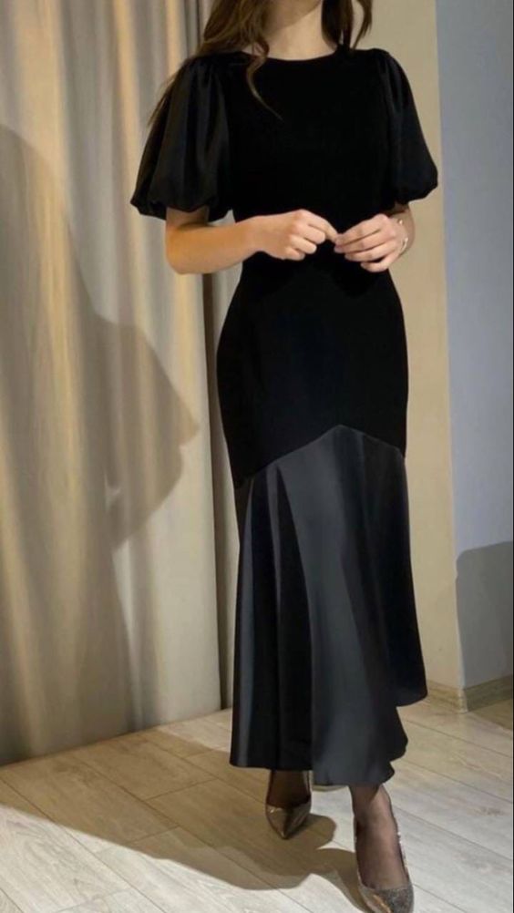 Elegant Black Modest Prom Dress