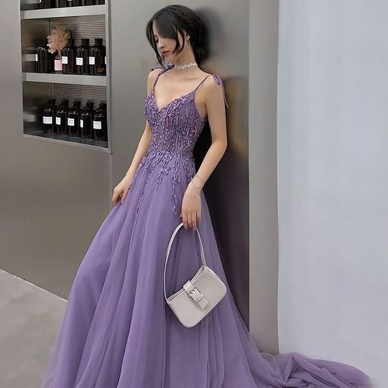 Lavender a line v neck sleeveless appliques lace sweep train Prom Dresses