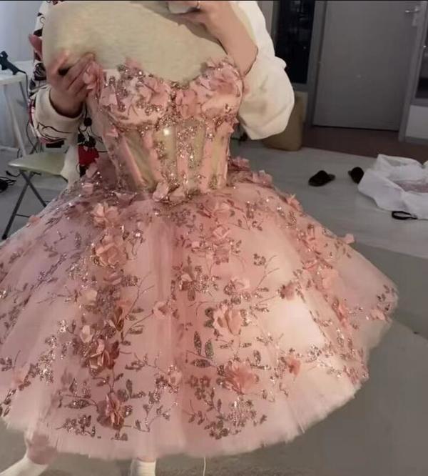 Vintage Short Pink Homecoming Dresses with Flowers