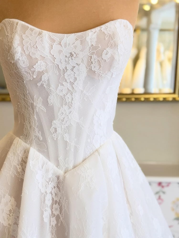Classic Sweetheart Lace Princess Wedding Gown