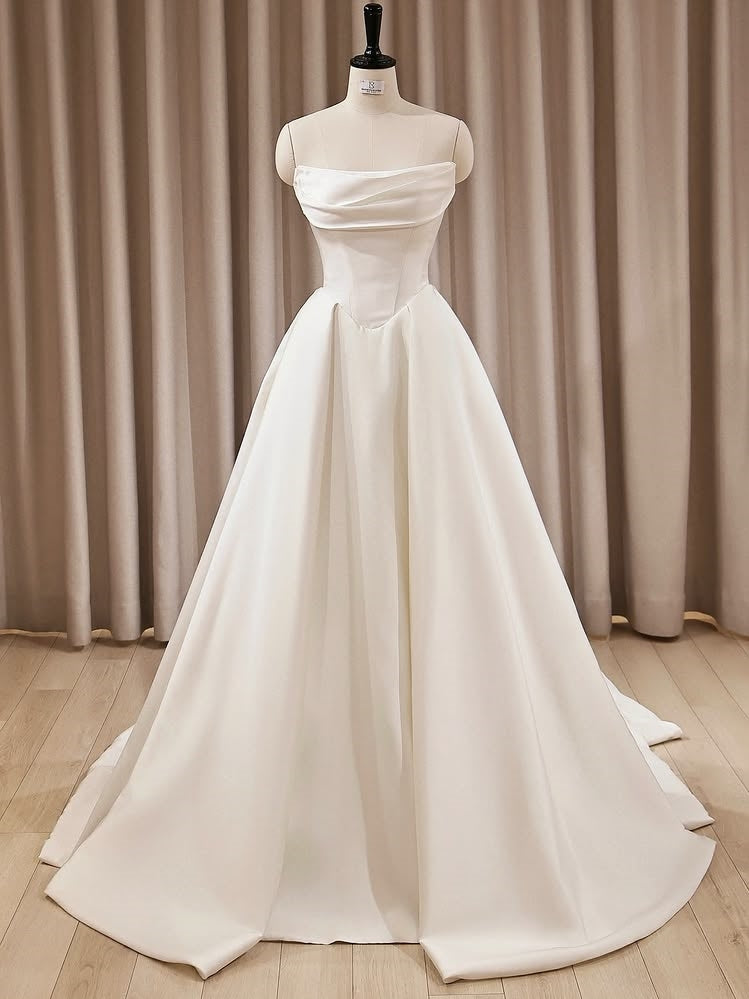 Straplesse Satin Lace Up Ball Gown Long Train Wedding Dress