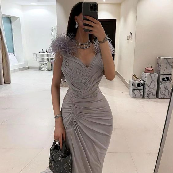 Elegant Mermaid Prom Dress Feather V-Neck Pleat Split Party Evening Dress - View 2 | FashionDia