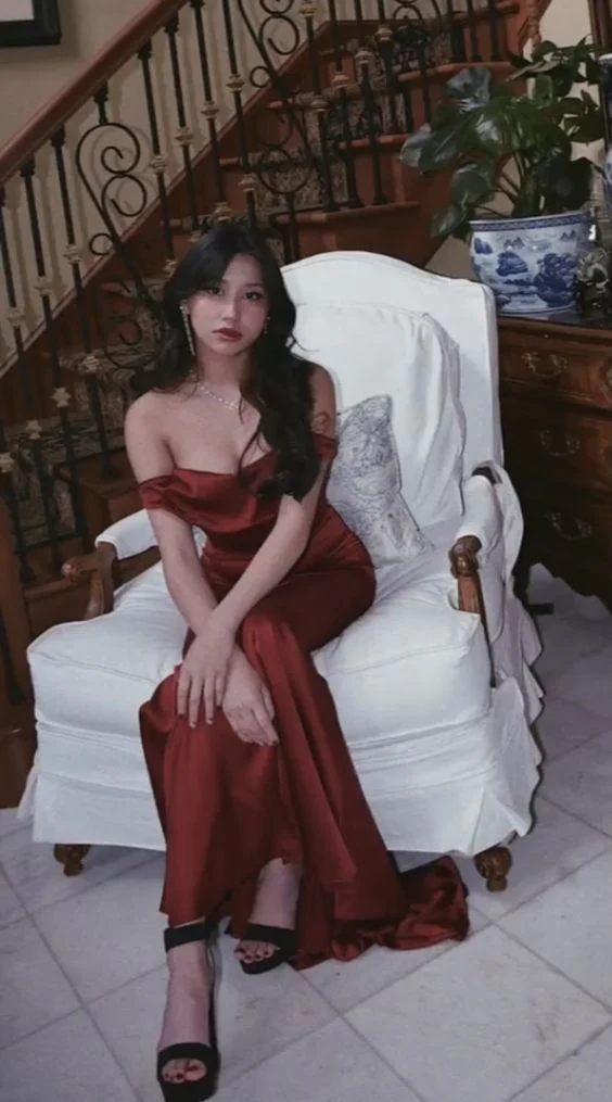 Burgundy Off-the-Shoulder Evening Dress Elegant Party Prom Dress - FashionDia