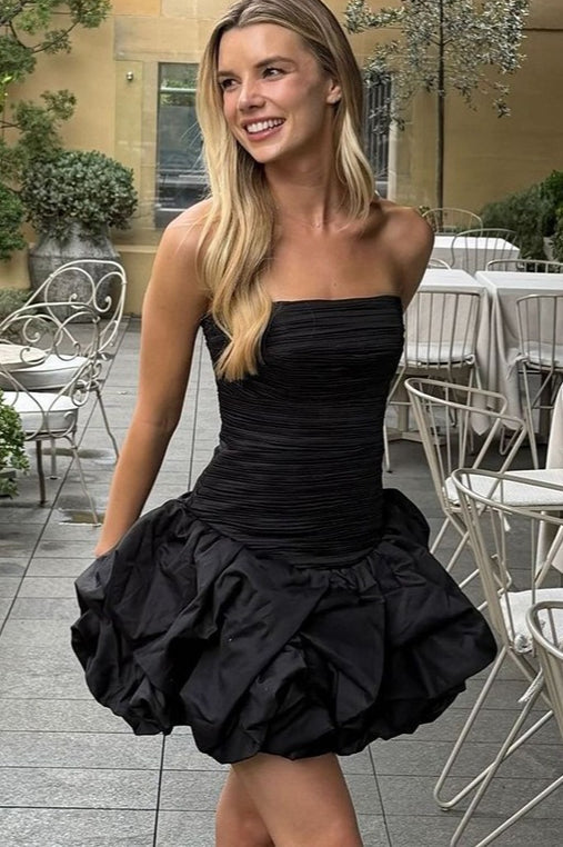 Layered Strapless Ball Dress with Relaxed Fit and Modern Casual Wear