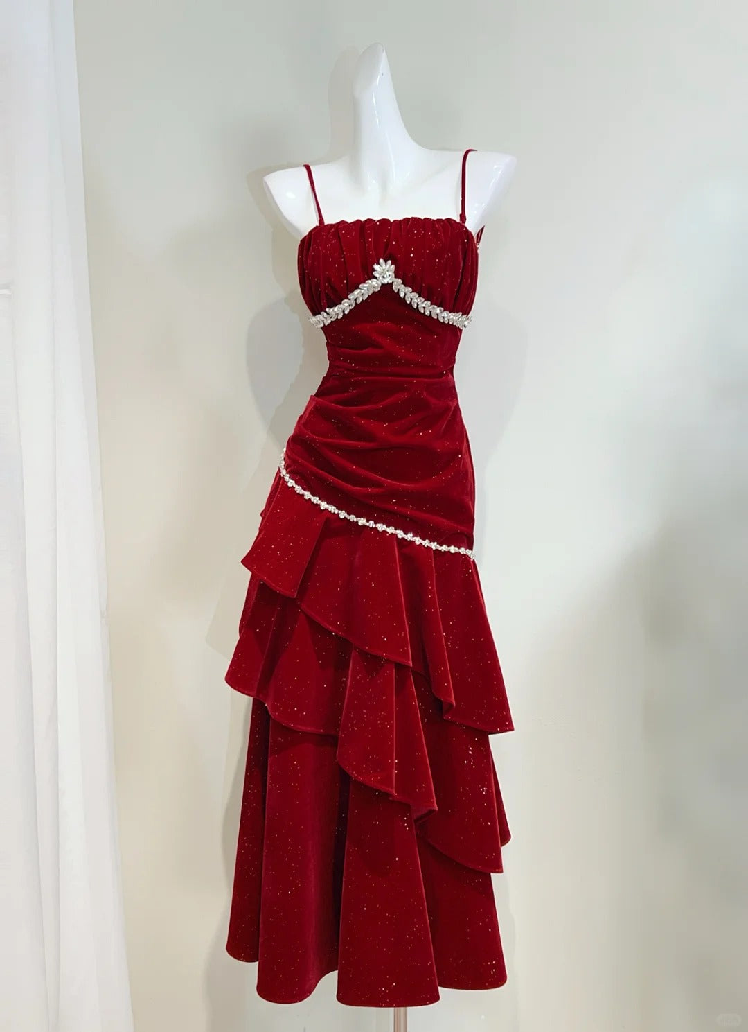 Vintage Burgundy Mermaid Spaghetti Strap Ruffle Velvet Prom Dress Evening Dress